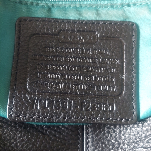 Medium Pebbled Leather Coach Hobo Bag - Picture 6 of 10